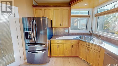 12059 Wascana Heights, Regina, SK - Indoor Photo Showing Kitchen