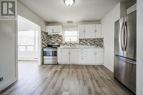 190 Melrose Avenue, Kitchener, ON - Indoor Photo Showing Kitchen With Upgraded Kitchen