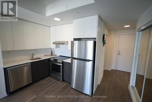 403 - 160 Canon Jackson Drive, Toronto, ON - Indoor Photo Showing Kitchen With Stainless Steel Kitchen