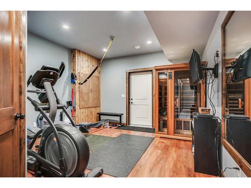 4961 Mountain Top Drive, Fairmont Hot Springs, BC - Indoor Photo Showing Gym Room