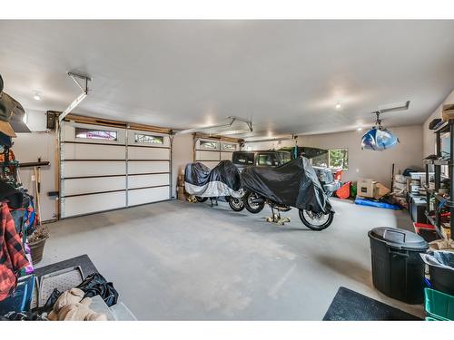 4961 Mountain Top Drive, Fairmont Hot Springs, BC - Indoor Photo Showing Garage