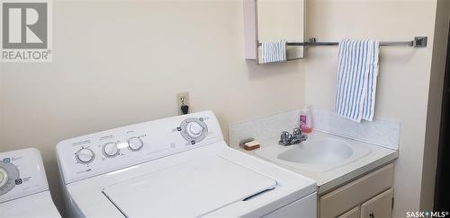 340 4Th Street, Duck Lake, SK - Indoor Photo Showing Laundry Room