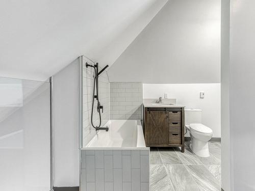 Ensuite bathroom - 4870 Rg St-Elzear E., Laval (Duvernay), QC - Indoor Photo Showing Bathroom