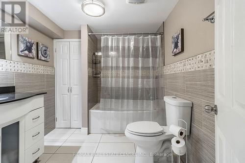 3441 Ash Row Cres, Mississauga, ON - Indoor Photo Showing Bathroom