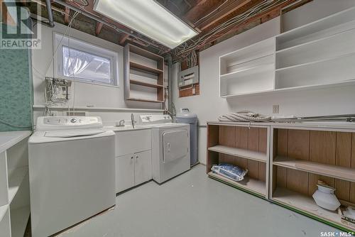 822 Grandview Street W, Moose Jaw, SK - Indoor Photo Showing Laundry Room