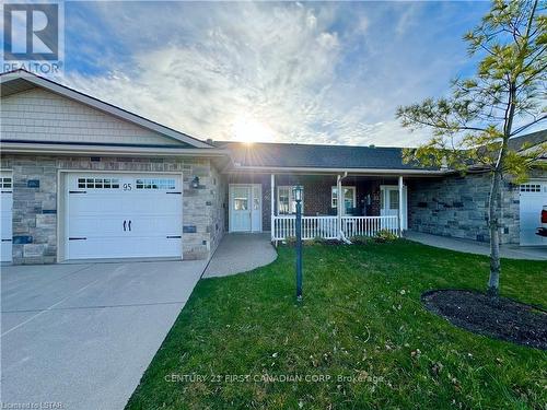 95 Redford Dr, South Huron, ON - Outdoor With Deck Patio Veranda