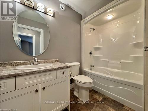 95 Redford Dr, South Huron, ON - Indoor Photo Showing Bathroom