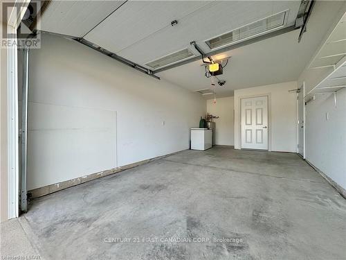 95 Redford Dr, South Huron, ON - Indoor Photo Showing Garage