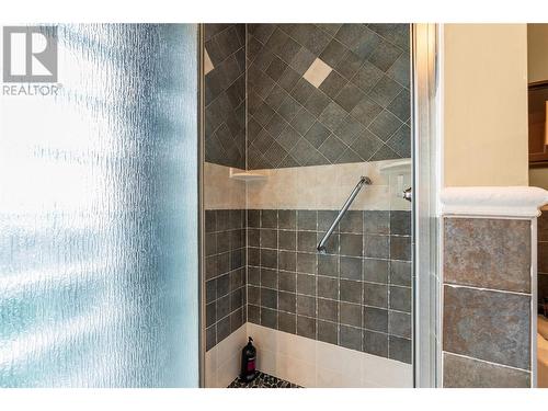 4575 Bolduc Road, Vernon, BC - Indoor Photo Showing Bathroom