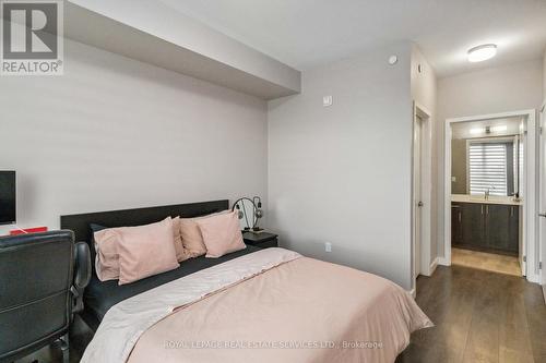 #302 -168 Sabina Dr, Oakville, ON - Indoor Photo Showing Bedroom