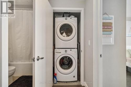 302 - 168 Sabina Drive, Oakville, ON - Indoor Photo Showing Laundry Room