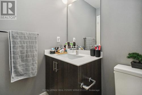 #302 -168 Sabina Dr, Oakville, ON - Indoor Photo Showing Bathroom