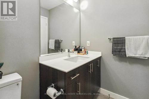 302 - 168 Sabina Drive, Oakville, ON - Indoor Photo Showing Bathroom