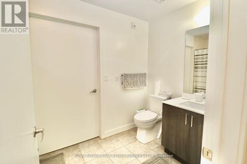 212 - 168 Sabina Drive, Oakville, ON - Indoor Photo Showing Bathroom