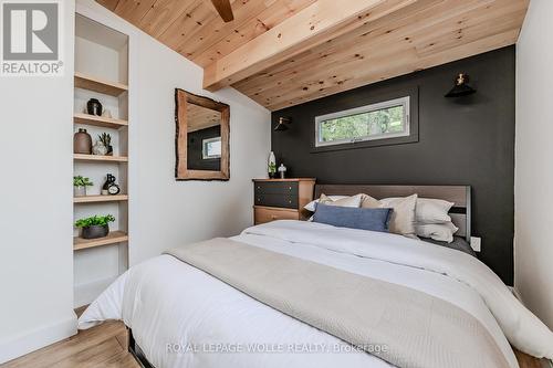 82193 Cottage Rd, Ashfield-Colborne-Wawanosh, ON - Indoor Photo Showing Bedroom