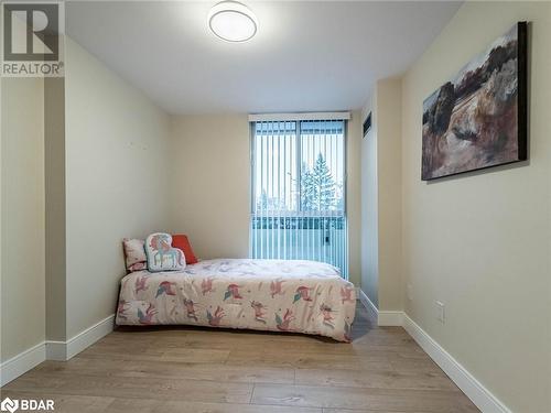 1300 Mississauga Valley Boulevard Unit# 309, Mississauga, ON - Indoor Photo Showing Bedroom