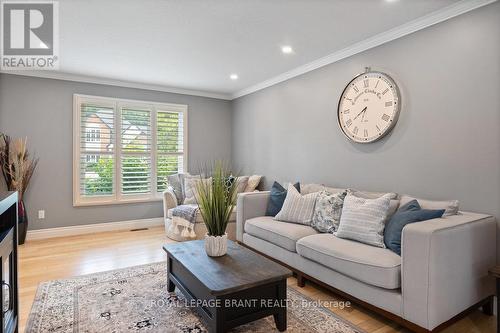 17 Scarfe Gardens, Brantford, ON - Indoor Photo Showing Living Room