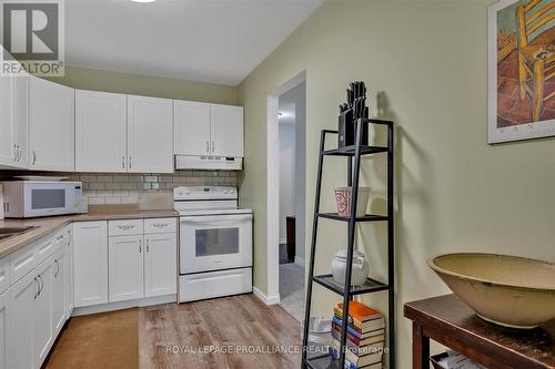 #307 -136 Ware St, Peterborough, ON - Indoor Photo Showing Kitchen