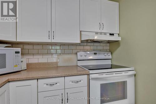 #307 -136 Ware St, Peterborough, ON - Indoor Photo Showing Kitchen