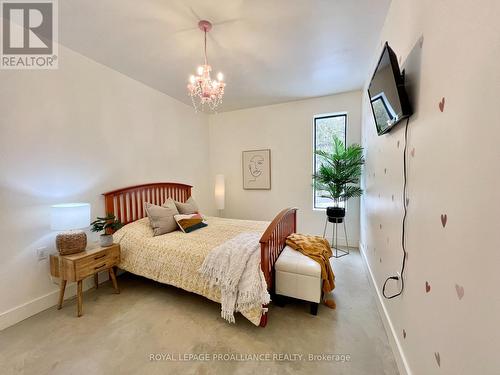 3529 Shannonville Road, Tyendinaga, ON - Indoor Photo Showing Bedroom