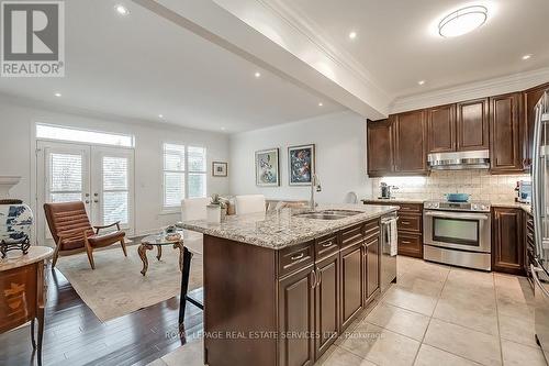 3168 Watercliffe Court, Oakville, ON - Indoor Photo Showing Kitchen With Double Sink With Upgraded Kitchen