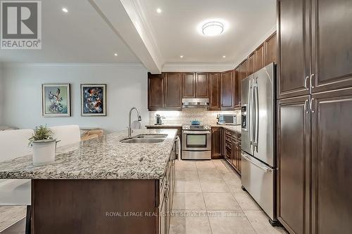 3168 Watercliffe Court, Oakville, ON - Indoor Photo Showing Kitchen With Double Sink With Upgraded Kitchen