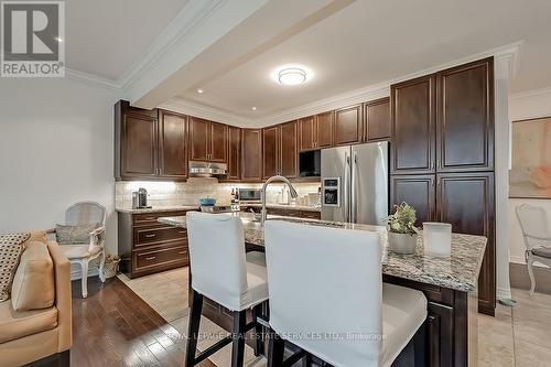 3168 Watercliffe Court, Oakville, ON - Indoor Photo Showing Kitchen With Upgraded Kitchen