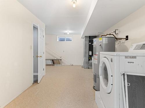 100 Devonlea Place, Okanagan Falls, BC - Indoor Photo Showing Laundry Room