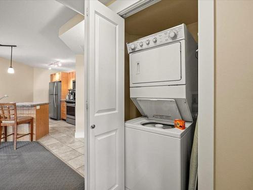 337-4205 Gellatly Road, West Kelowna, BC - Indoor Photo Showing Laundry Room