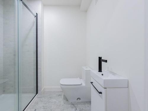 Salle de bains - 440 Av. St-Louis, Pointe-Claire, QC - Indoor Photo Showing Bathroom