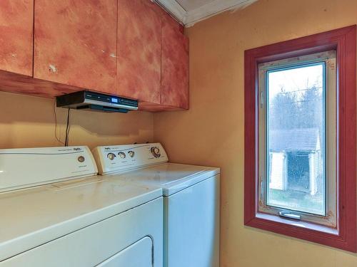 Bathroom - 96 9E Rue, Saint-Jean-Sur-Richelieu, QC - Indoor Photo Showing Laundry Room