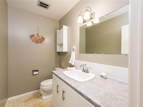 491 Macmillan Dr, Sayward, BC - Indoor Photo Showing Bathroom
