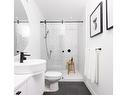 108-1075 Tillicum Rd, Esquimalt, BC  - Indoor Photo Showing Bathroom 
