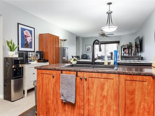 204-4686 Alderwood Pl, Courtenay, BC - Indoor Photo Showing Kitchen With Double Sink