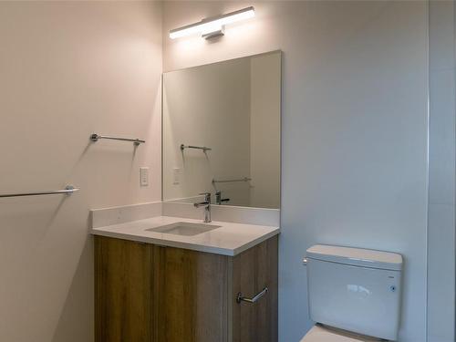 601-757 Tyee Rd, Victoria, BC - Indoor Photo Showing Bathroom