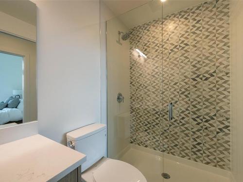 601-757 Tyee Rd, Victoria, BC - Indoor Photo Showing Bathroom
