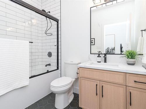1359 Sandstone Lane, Langford, BC - Indoor Photo Showing Bathroom