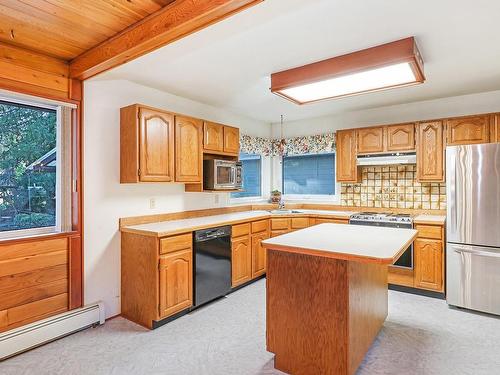 3406 Kentwood Rd, Courtenay, BC - Indoor Photo Showing Kitchen