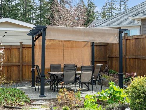 630 Ashcroft Pl, Parksville, BC - Outdoor With Deck Patio Veranda