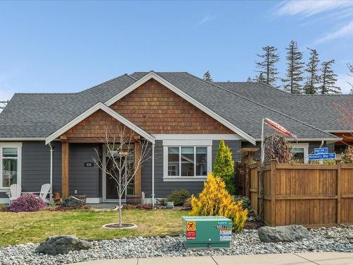 630 Ashcroft Pl, Parksville, BC - Outdoor With Facade