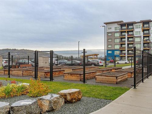 101-2465 Gateway Rd, Langford, BC - Outdoor