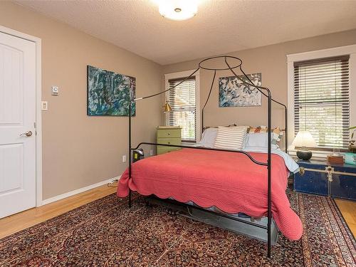 1777 Elford Rd, Shawnigan Lake, BC - Indoor Photo Showing Bedroom