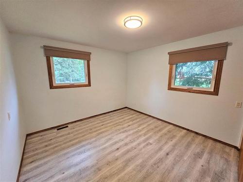120 River Road, Rainy River, ON - Indoor Photo Showing Other Room