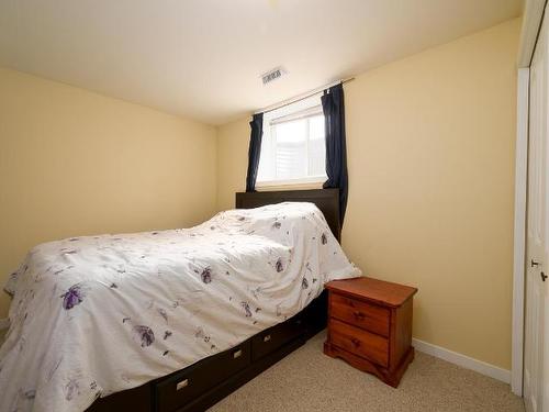 731 Mccurrach Road, Kamloops, BC - Indoor Photo Showing Bedroom