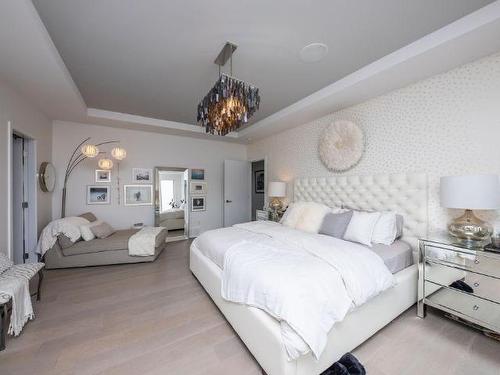 2142 Crosshill Drive, Kamloops, BC - Indoor Photo Showing Bedroom