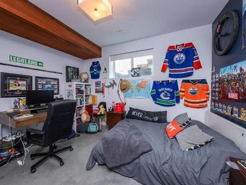 2142 Crosshill Drive, Kamloops, BC - Indoor Photo Showing Bedroom