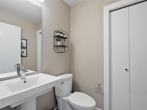 125-2096 Kennedy St, Sooke, BC - Indoor Photo Showing Bathroom