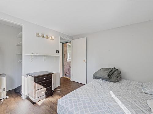 5633 Strick Rd, Port Alberni, BC - Indoor Photo Showing Bedroom