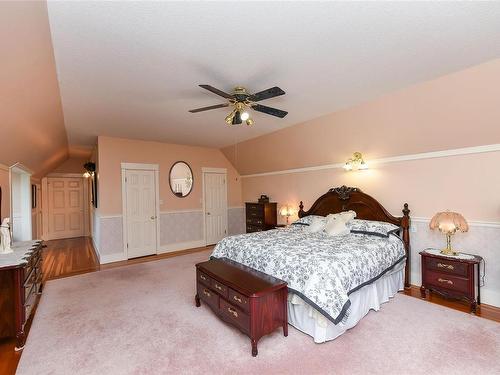 1810 Cumberland Rd, Courtenay, BC - Indoor Photo Showing Bedroom