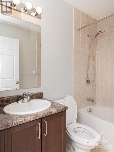 434 Sadar Private, Ottawa, ON - Indoor Photo Showing Bathroom